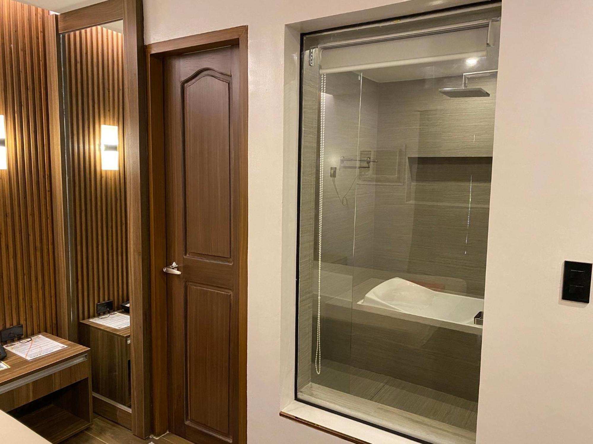 Calumpit El Vistra Traveller'S Inn מראה חיצוני תמונה